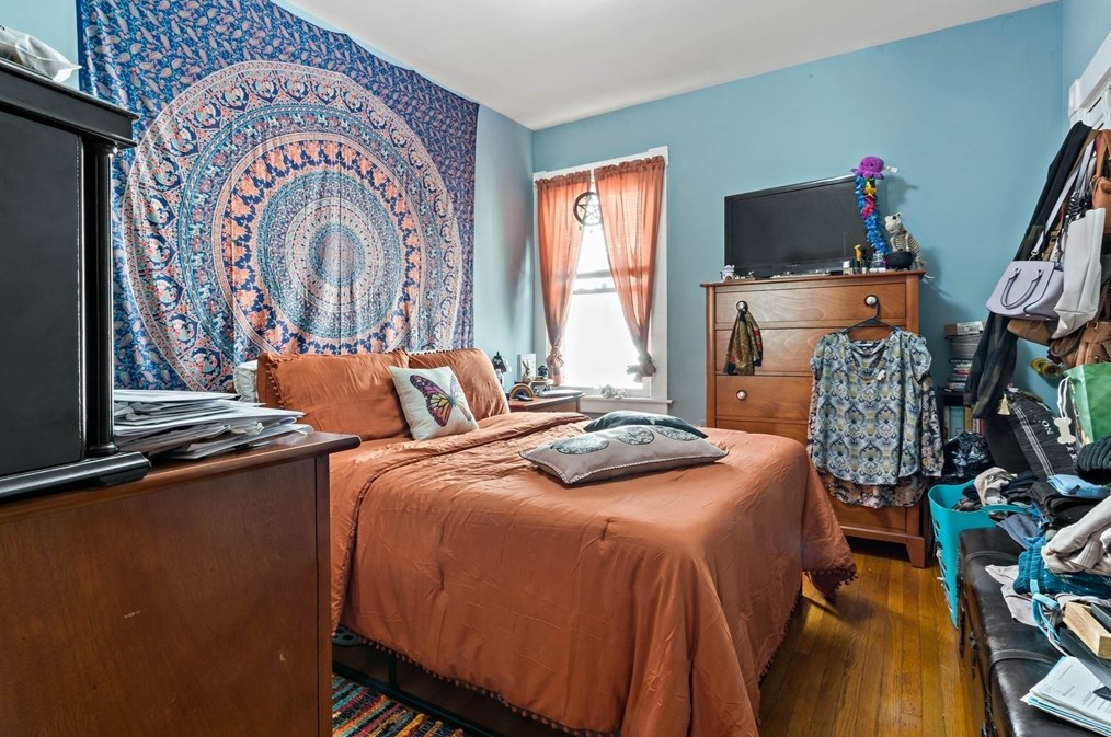 311 Collette St, New Bedford MA 02746-2422 exterior