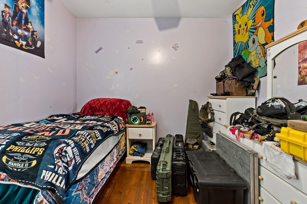 311 Collette St, New Bedford MA 02746-2422 exterior