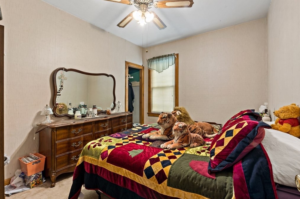 311 Collette St, New Bedford MA 02746-2422 exterior