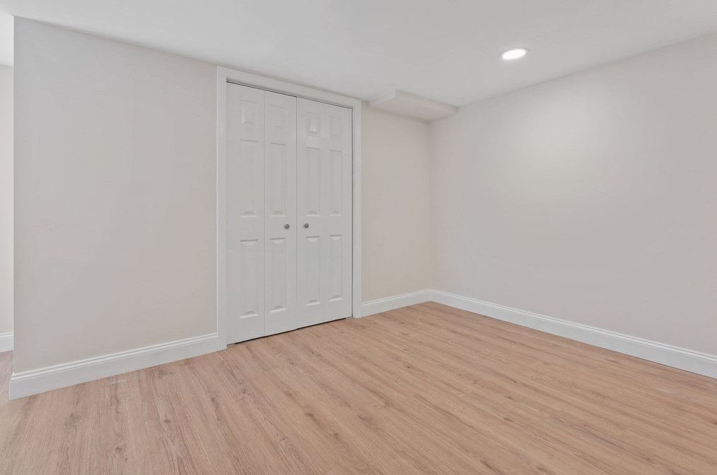 12 Hara St, Worcester MA  01604-1406 exterior