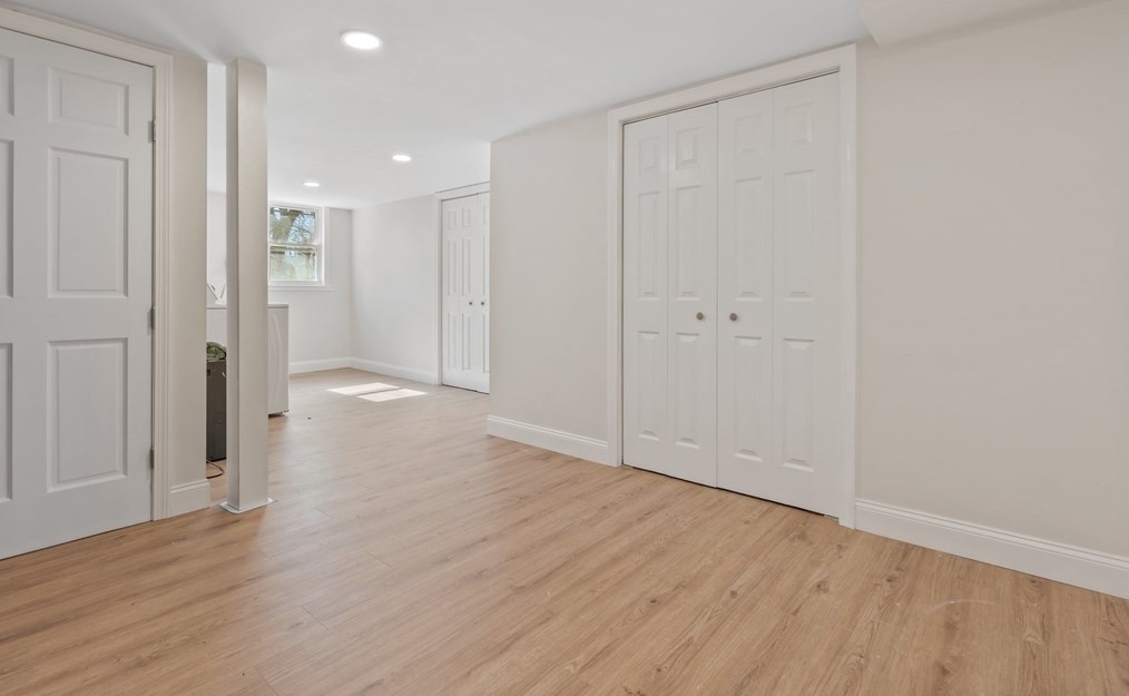 12 Hara St, Worcester MA  01604-1406 exterior