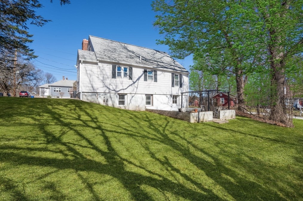 12 Hara St, Worcester, MA 01604