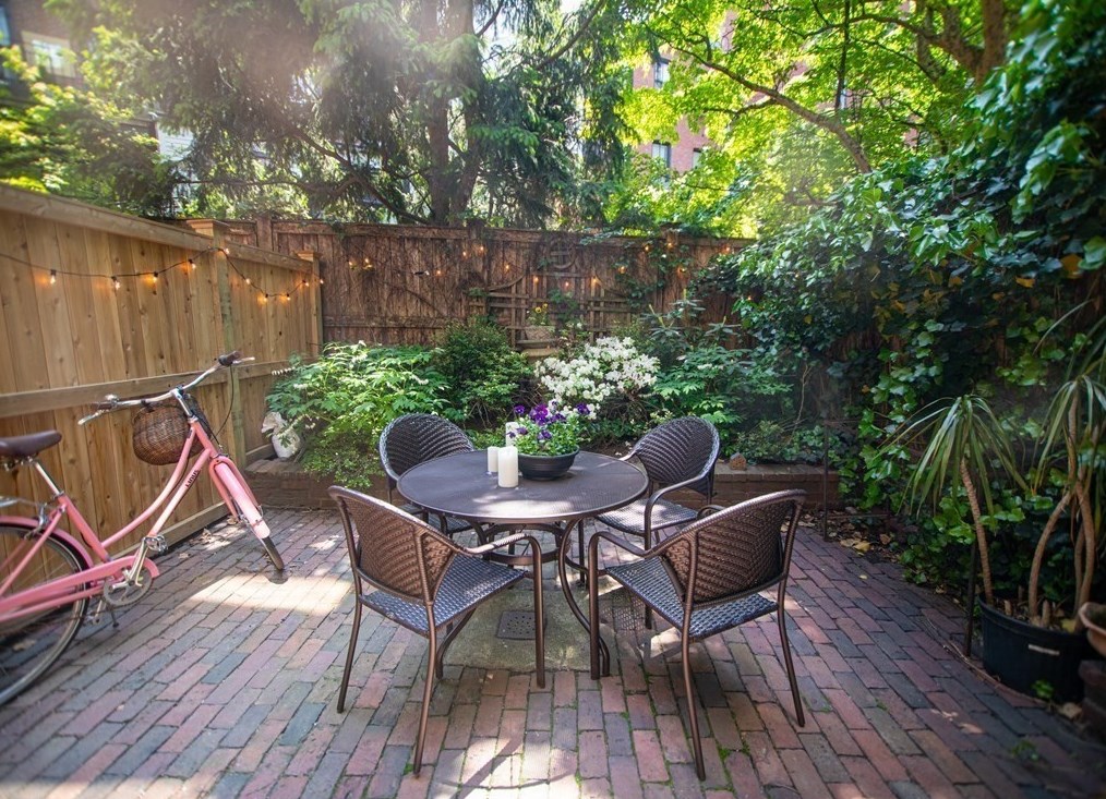 2 Mount Vernon Sq, Boston MA exterior