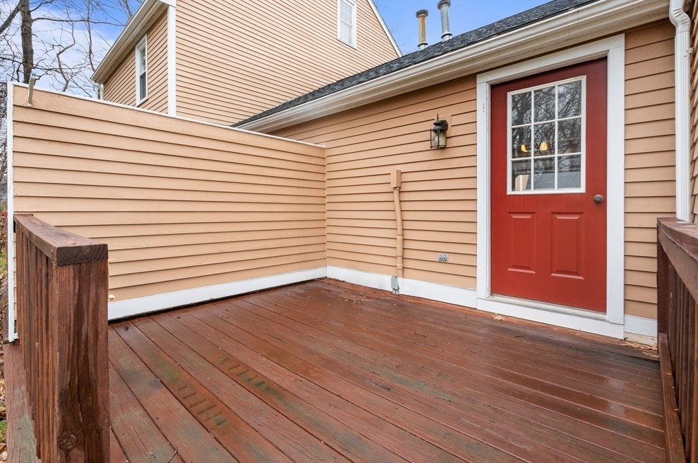 43 Whittier Meadows Dr, Amesbury MA  01913-5740 exterior