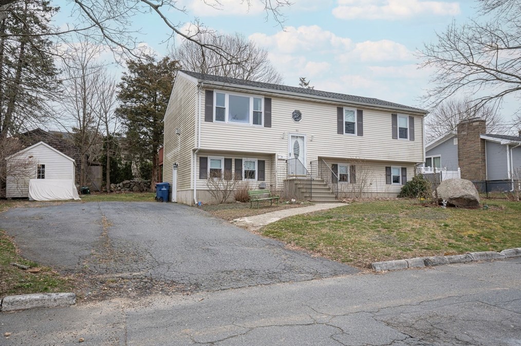 80 Foxborough St, New Bedford, MA 02746