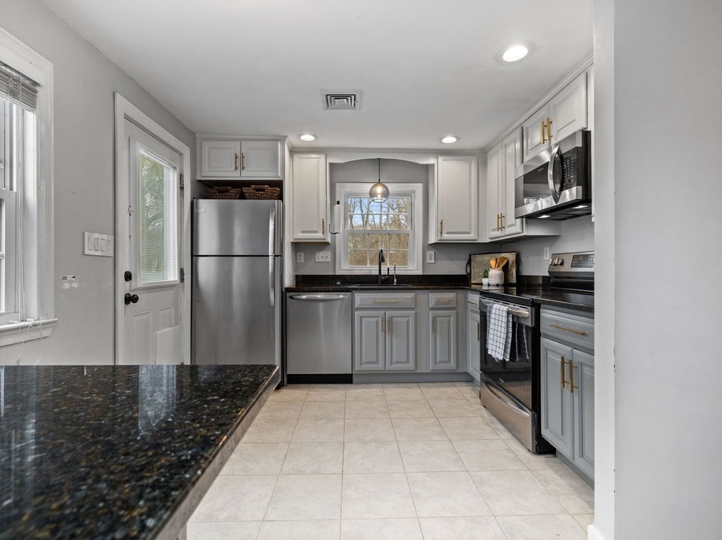 35 Garden St, Woburn MA  01801-4038 exterior