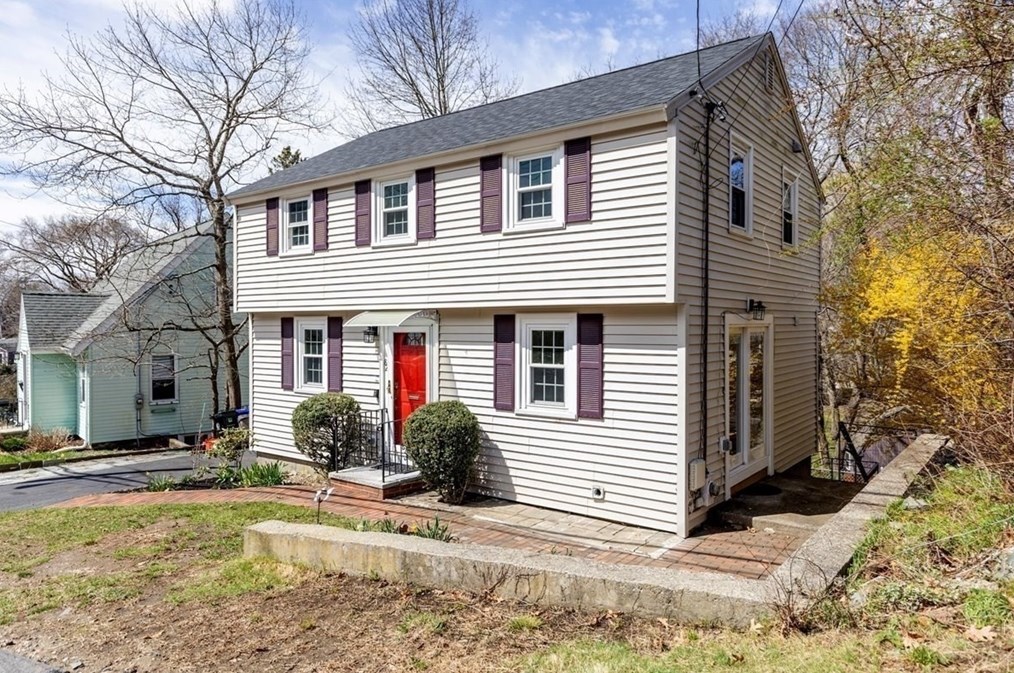 82 Woodland Rd, Malden, MA 02148