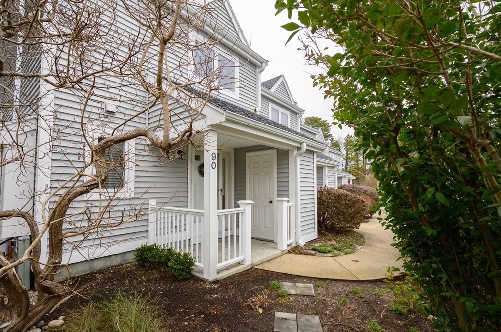 90 Westcliff Dr, Plymouth, MA 02360-1477