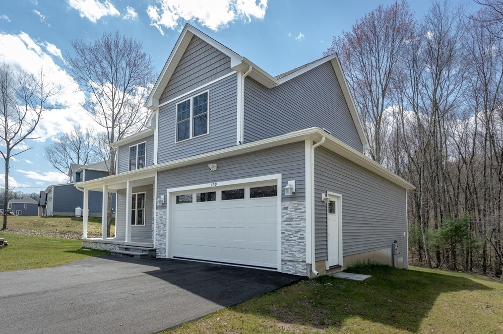 759 West St, Ludlow, MA 01056