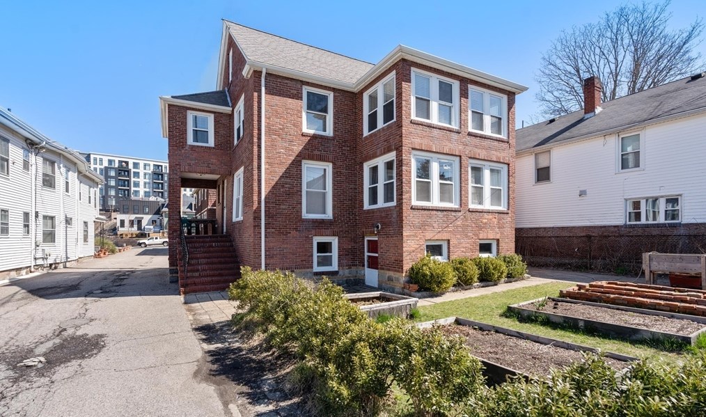 10 Nantasket Ave, Boston, MA 02135 exterior