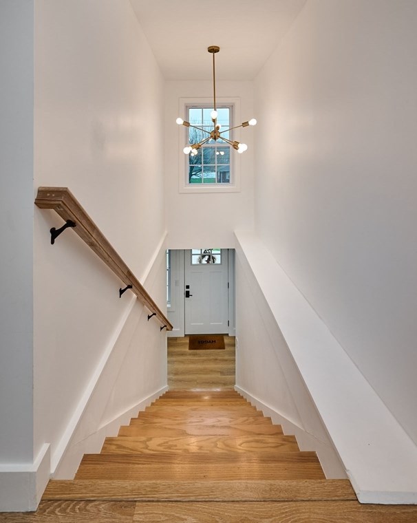 130 Delaney Ave, Chicopee MA 01013-1311 exterior