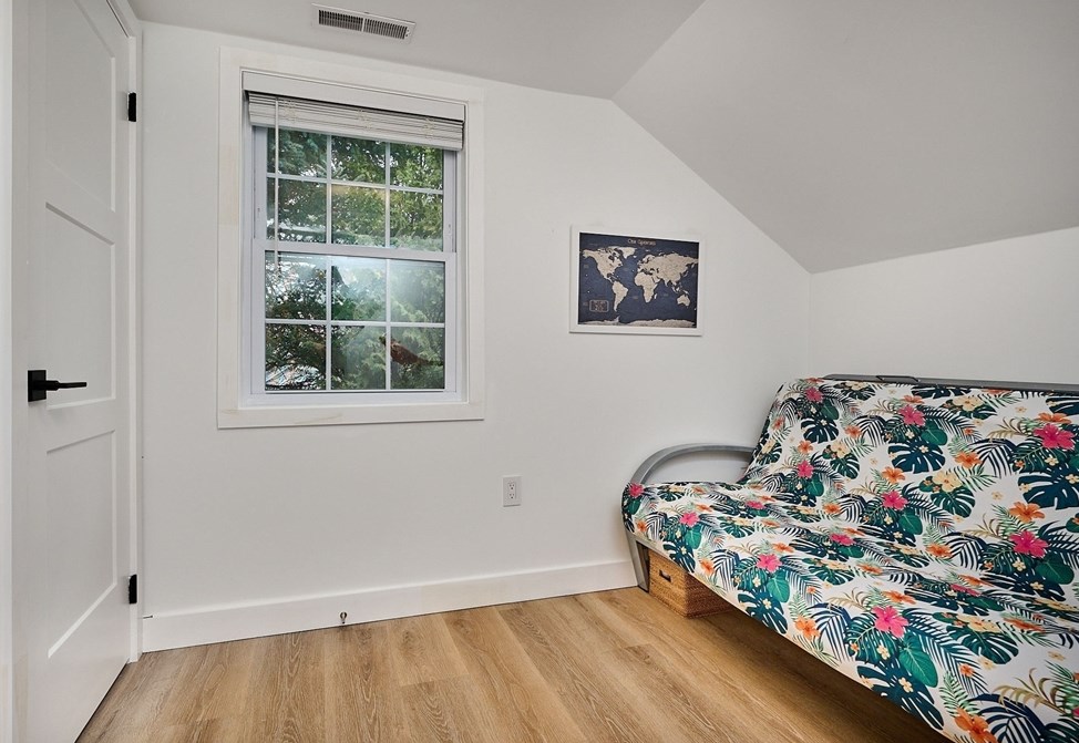 130 Delaney Ave, Chicopee MA 01013-1311 exterior