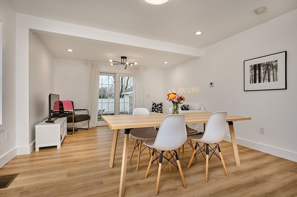 130 Delaney Ave, Chicopee MA 01013-1311 exterior