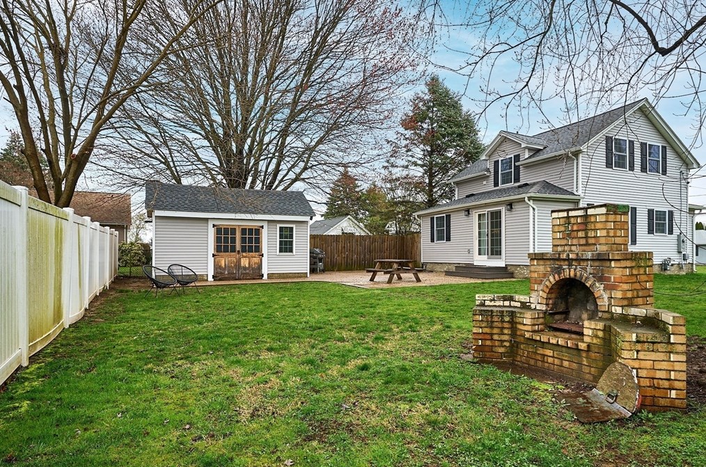 130 Delaney Ave, Chicopee MA 01013-1311 exterior