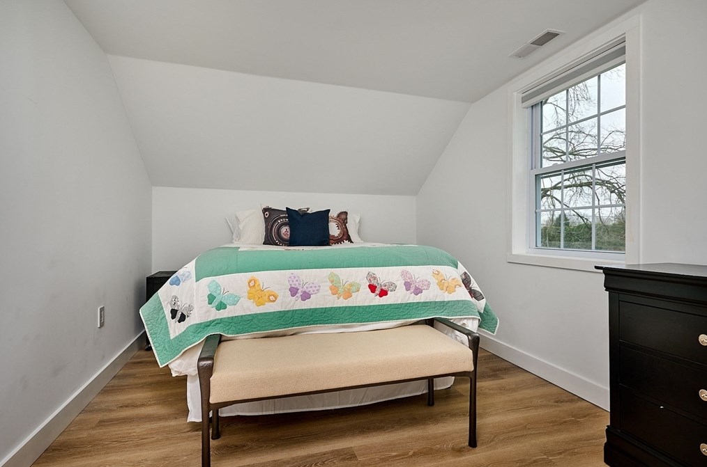 130 Delaney Ave, Chicopee MA 01013-1311 exterior