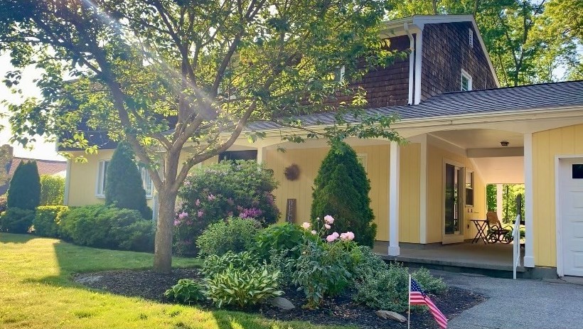 47 Hiller Dr, Seekonk MA 02771 exterior