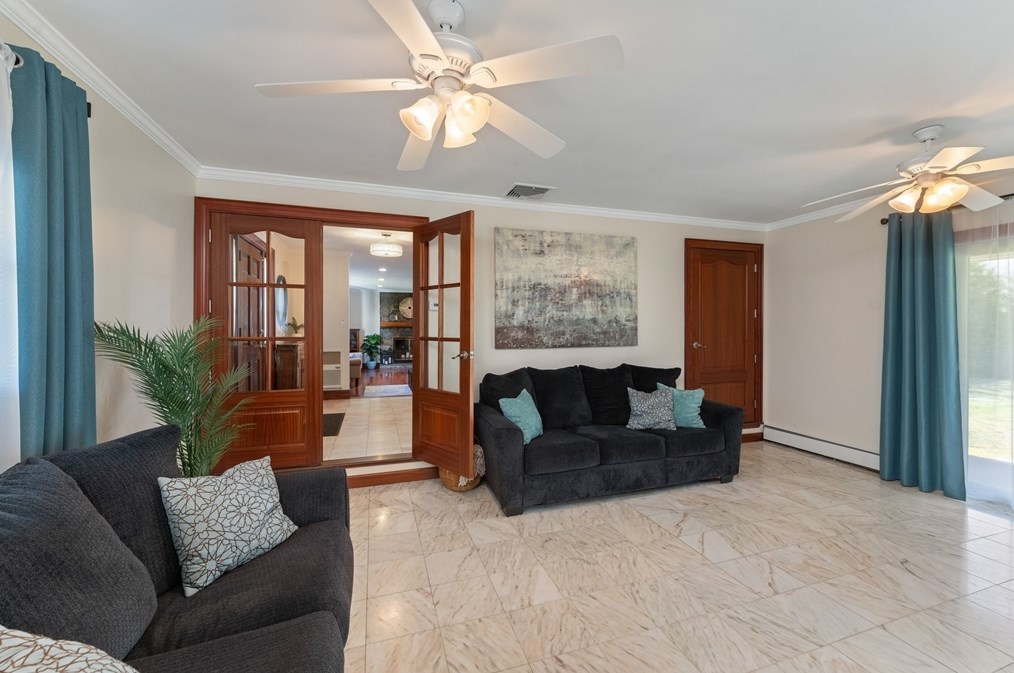 47 Hiller Dr, Seekonk MA 02771 exterior