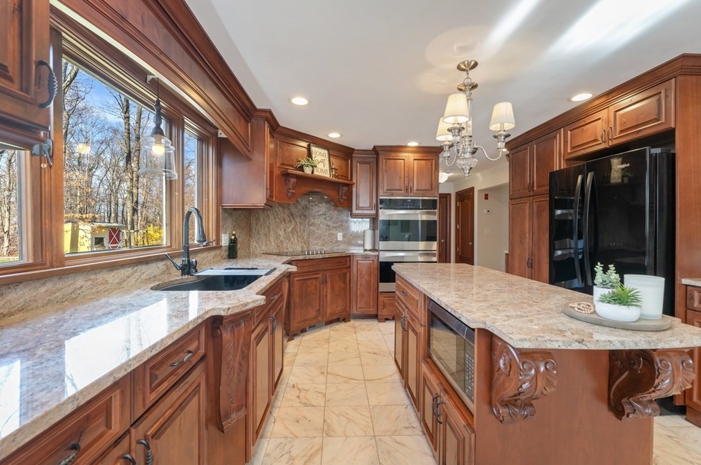 47 Hiller Dr, Seekonk MA 02771 exterior