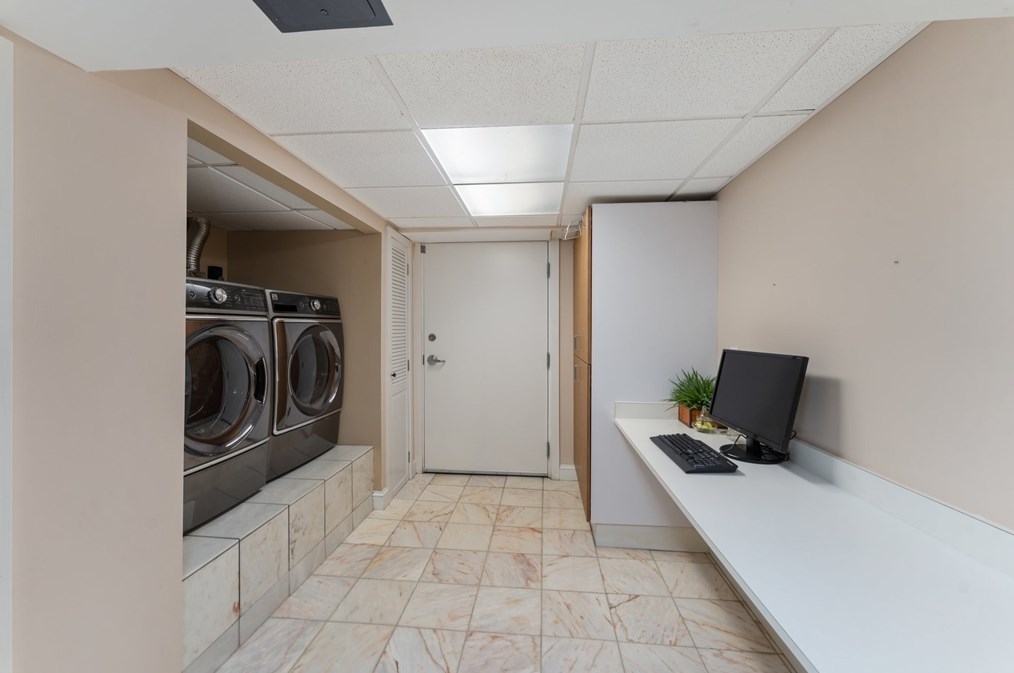 47 Hiller Dr, Seekonk MA 02771 exterior