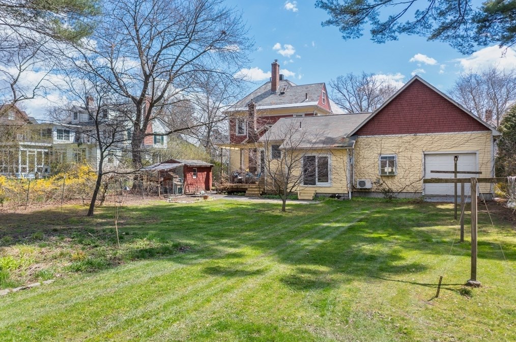 24 Massasoit St, Northampton, MA 01060 exterior