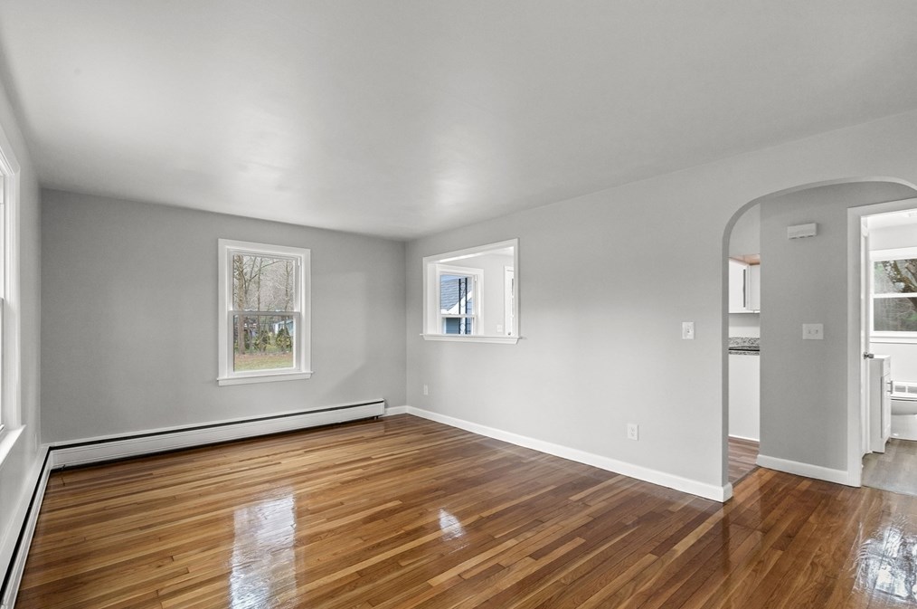 1689 West St, Mansfield MA  02048-1030 exterior