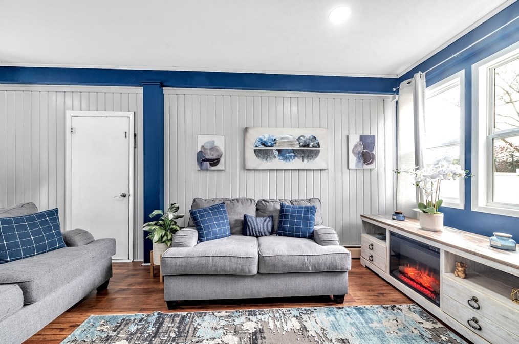 1061 Parker St, Springfield MA  01129-1062 exterior