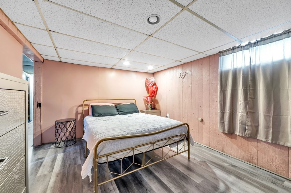 1061 Parker St, Springfield MA  01129-1062 exterior