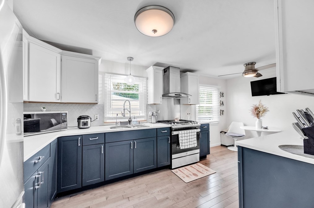 1061 Parker St, Springfield MA  01129-1062 exterior