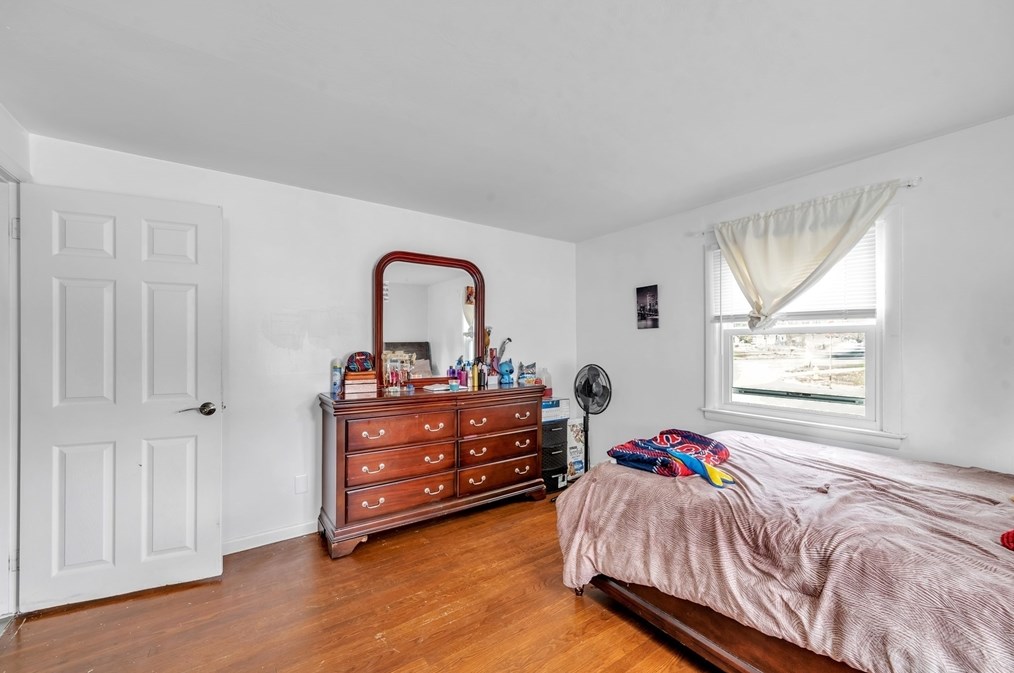 1061 Parker St, Springfield MA  01129-1062 exterior