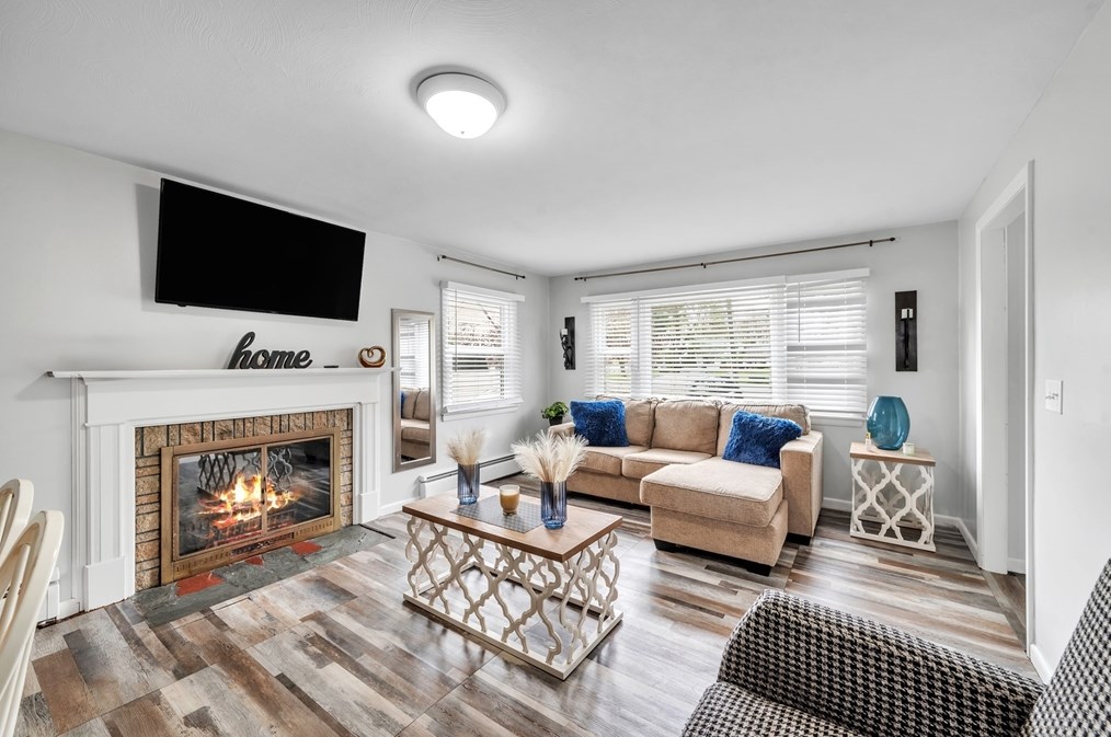 1061 Parker St, Springfield MA  01129-1062 exterior