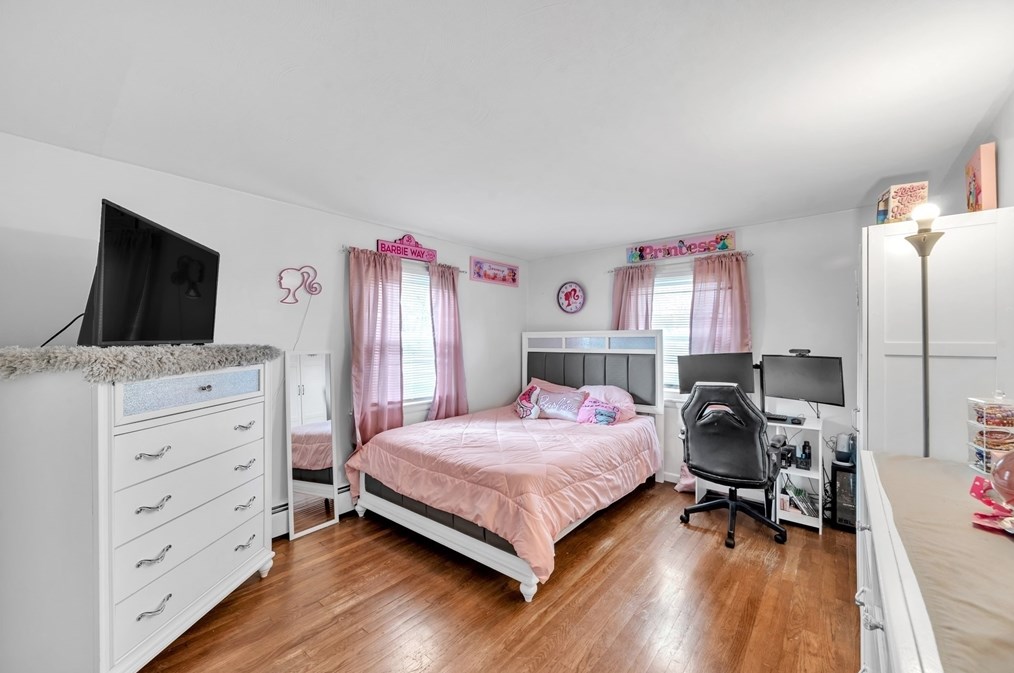 1061 Parker St, Springfield MA  01129-1062 exterior