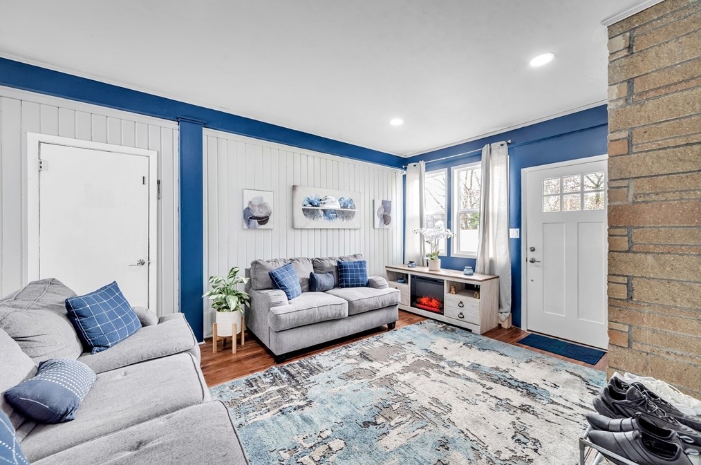 1061 Parker St, Springfield MA  01129-1062 exterior