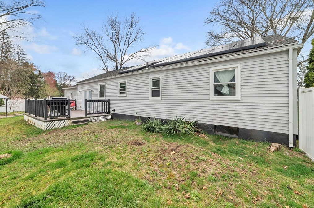 1061 Parker St, Springfield MA  01129-1062 exterior