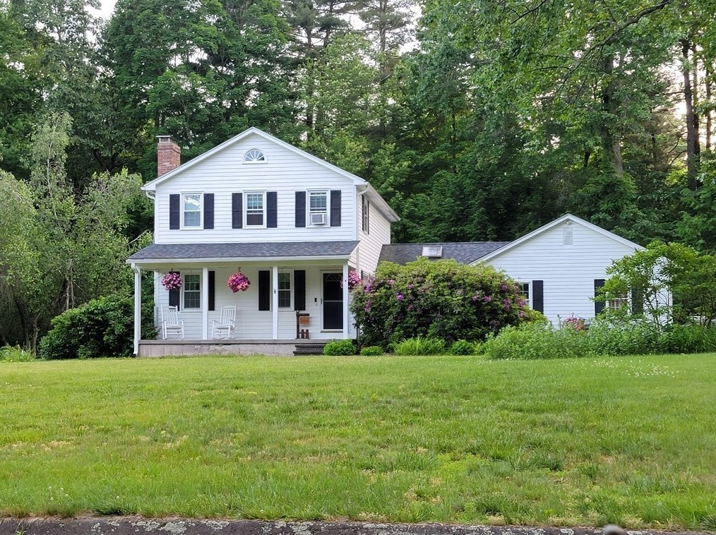 4 Colony Dr, Hampden, MA 01036
