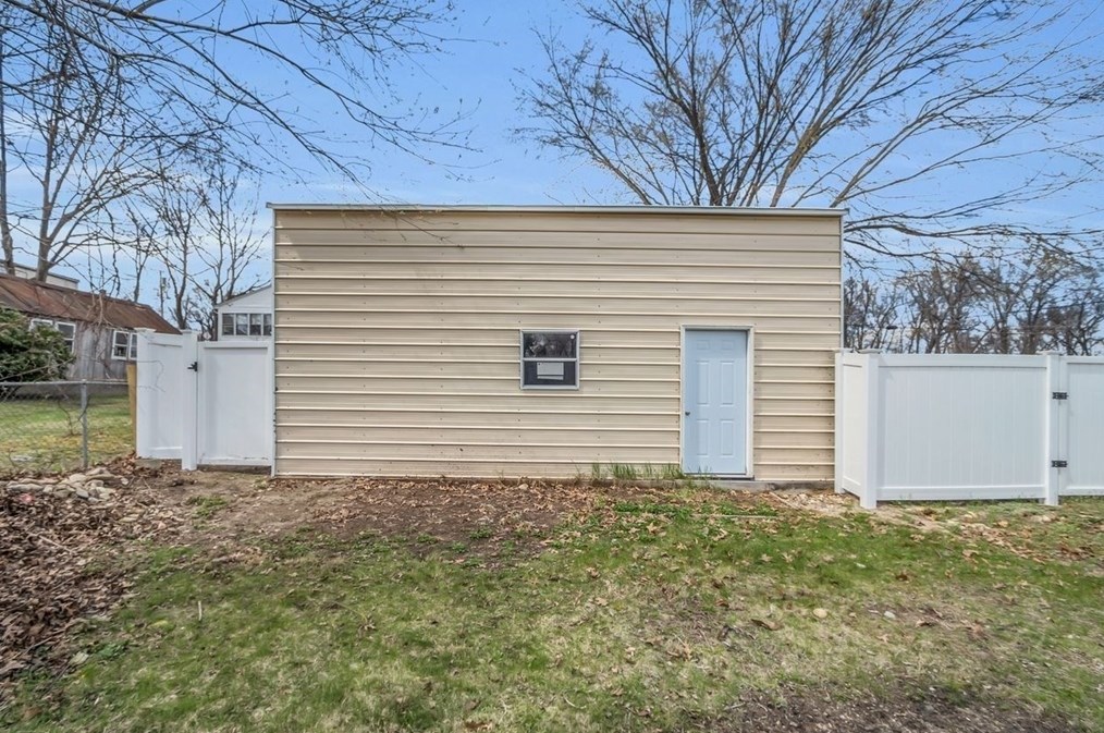 29 Battles St, Leominster MA 01453-1599 exterior