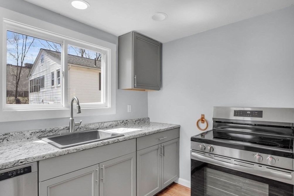 29 Battles St, Leominster MA 01453-1599 exterior