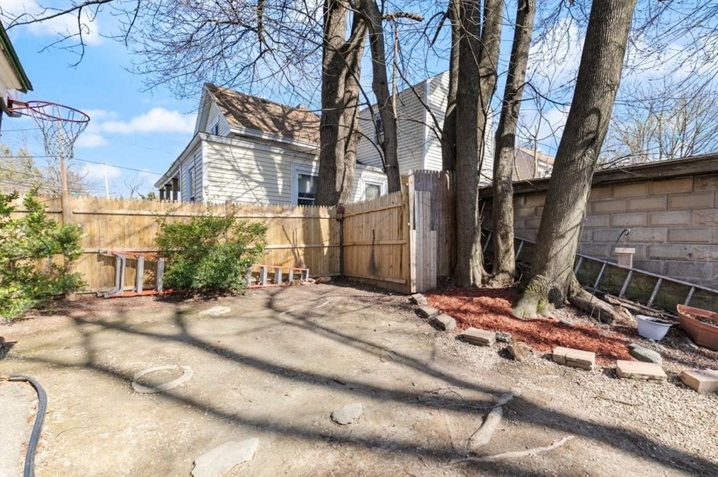 622 Haverhill St, Lawrence MA 01840-1712 exterior