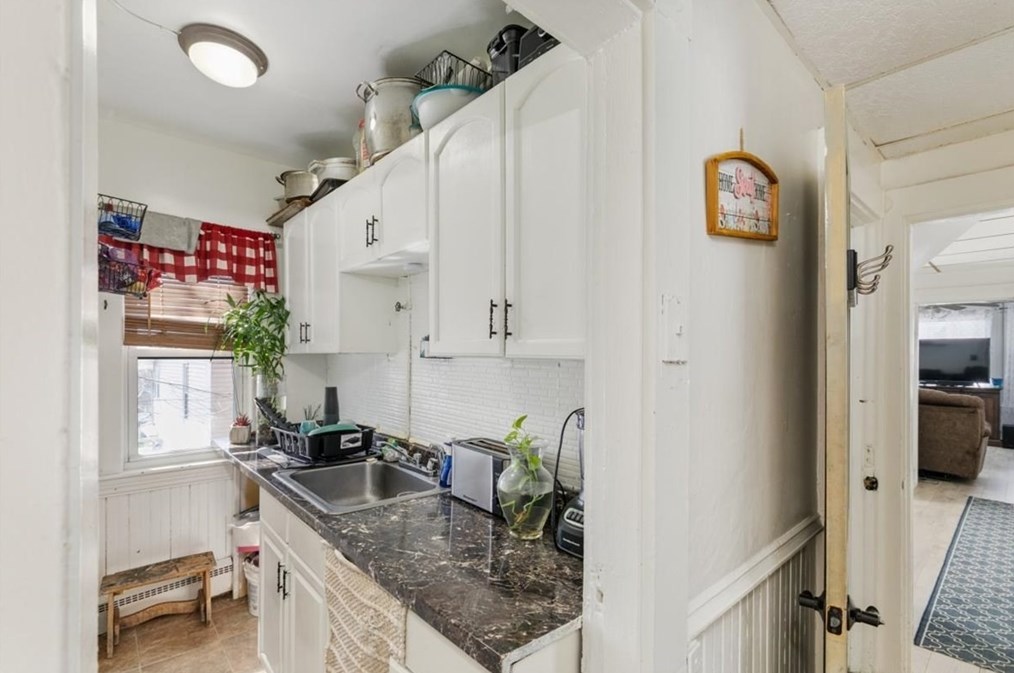 622 Haverhill St, Lawrence MA 01840-1712 exterior