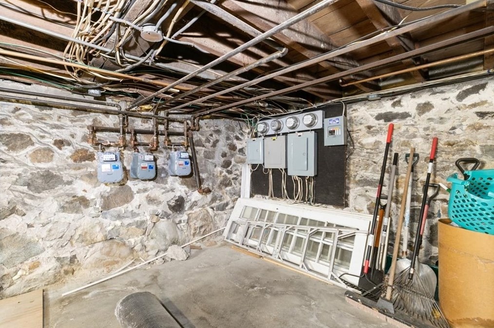 622 Haverhill St, Lawrence MA 01840-1712 exterior