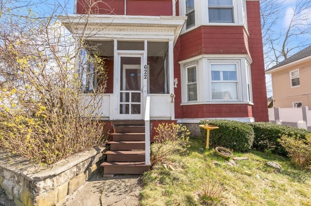 622 Haverhill St, Lawrence MA 01840-1712 exterior