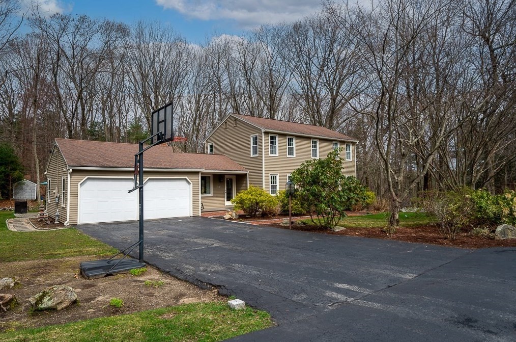 138 Fort Sumter Dr, Holden, MA 01520