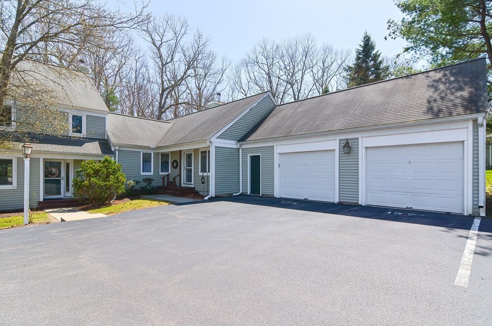 157 Stone Ridge Rd, Franklin, MA 02038 exterior