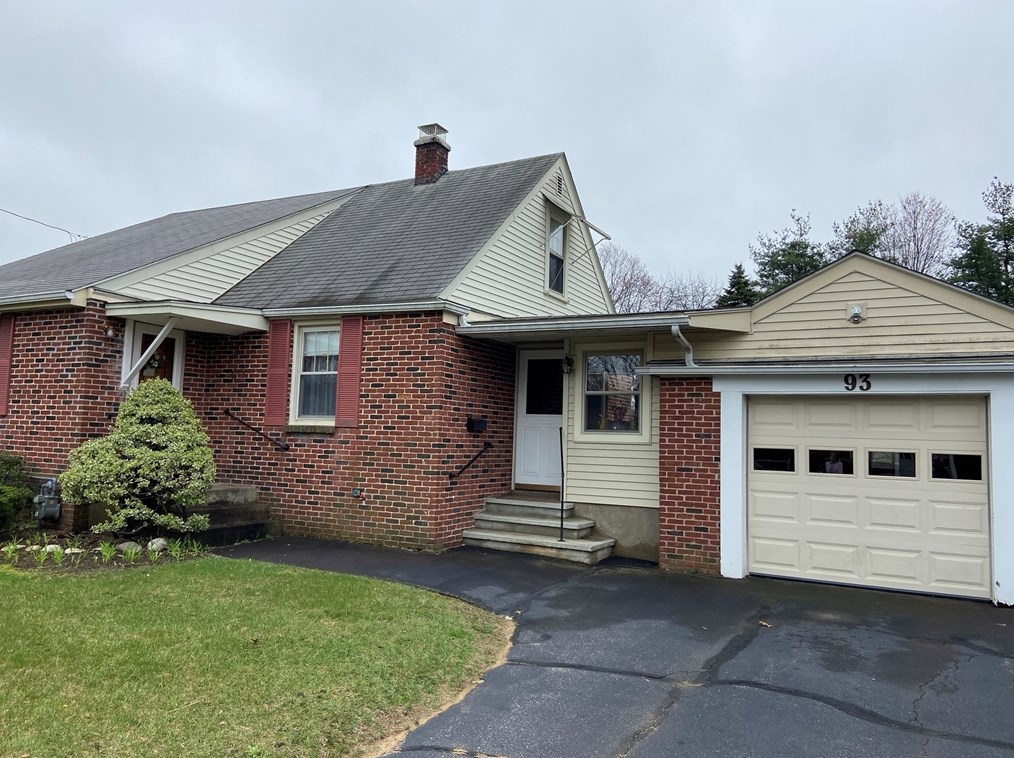93 Beauregard Terrace, Chicopee, MA 01020