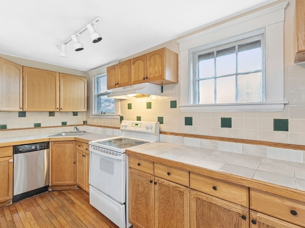 436 Waverley Oaks Rd, Waltham MA 02452-6209 exterior