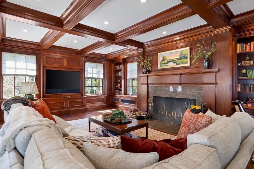 15 Mansion Dr, Topsfield MA 01983-1109 exterior