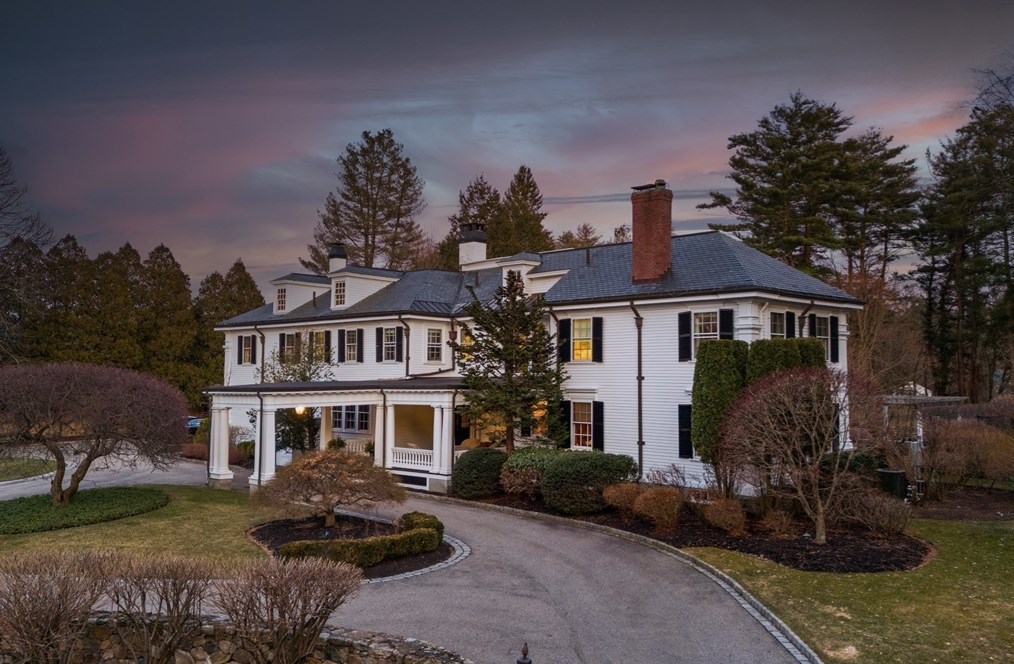 15 Mansion Dr, Topsfield MA 01983-1109 exterior