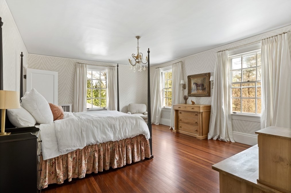 15 Mansion Dr, Topsfield MA 01983-1109 exterior