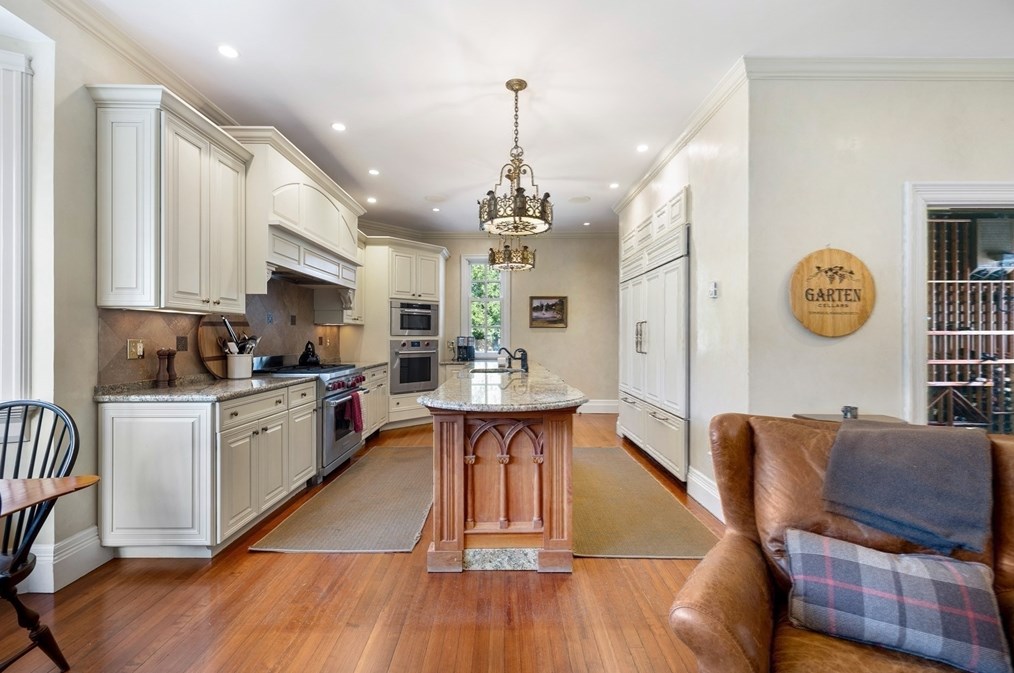 15 Mansion Dr, Topsfield MA 01983-1109 exterior