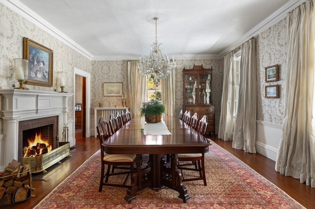 15 Mansion Dr, Topsfield MA 01983-1109 exterior