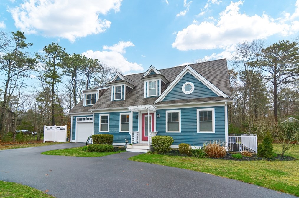 8 Wilann Rd, Mashpee, MA 02649 exterior